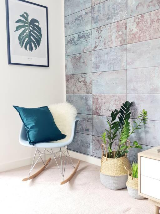 Stylish 2 Bedroom Apartment / Free Gated Parking Glasgow Bagian luar foto