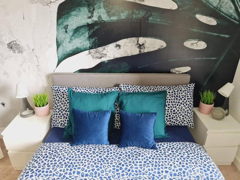 Stylish 2 Bedroom Apartment / Free Gated Parking Glasgow Bagian luar foto
