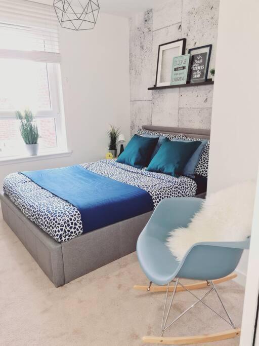 Stylish 2 Bedroom Apartment / Free Gated Parking Glasgow Bagian luar foto